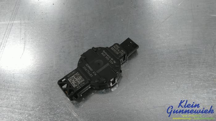 Begagnade Regnsensor Volkswagen E-Golf Pris € 15,00 Marginaltabell erbjuds av Klein Gunnewiek Autodemontage & Motorentechniek