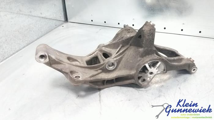 Support dynamo bas d'un BMW 1-Serie 2012