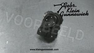 Gebrauchte Spiegel Schalter Renault Master Preis € 25,00 Margenregelung angeboten von Gebr.Klein Gunnewiek Ho.BV