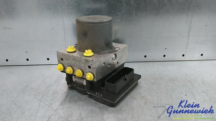 Usagé Pompe ABS Mercedes E-Klasse Prix € 110,00 Règlement à la marge proposé par Klein Gunnewiek Autodemontage & Motorentechniek