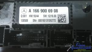 Usados Panel de control de calefacción Mercedes ML-Klasse Precio € 175,00 Norma de margen ofrecido por Klein Gunnewiek Autodemontage & Motorentechniek