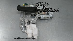 Used Tailgate lock mechanism Opel Movano Price € 40,00 Margin scheme offered by Gebr.Klein Gunnewiek Ho.BV