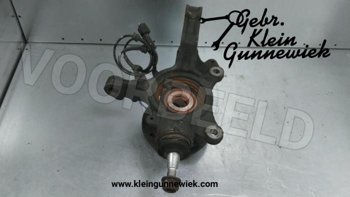 Knuckle, front left from a Opel Movano 2020