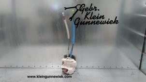 Usagé Serrure arrière gauche Kia Picanto Prix € 45,00 Règlement à la marge proposé par Gebr.Klein Gunnewiek Ho.BV
