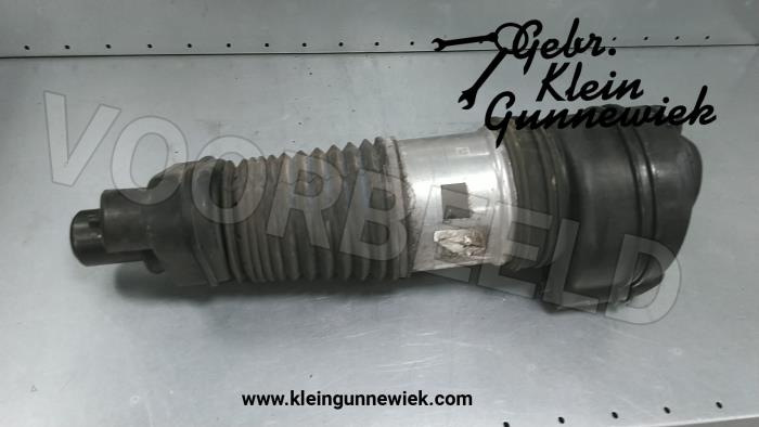 Front shock absorber rod, right from a Porsche Cayenne 2019