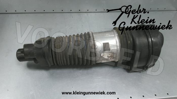 Front shock absorber rod, right from a Porsche Cayenne 2019
