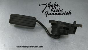 Used Throttle pedal position sensor Renault Megane Price € 30,00 Margin scheme offered by Gebr.Klein Gunnewiek Ho.BV