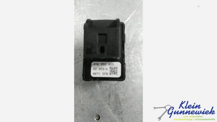 Usados Interruptor de ventanilla eléctrica Audi RS4 Precio € 20,00 Norma de margen ofrecido por Klein Gunnewiek Autodemontage & Motorentechniek