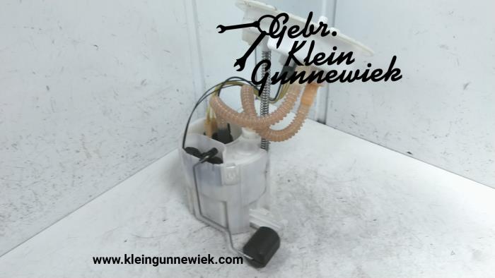 Electric fuel pump from a BMW 3-Serie 2015