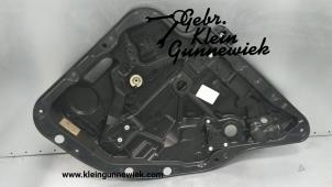 Używane Mechanizm szyby prawej tylnej wersja 4-drzwiowa Mercedes GLC-Klasse Cena € 75,00 Procedura marży oferowane przez Gebr.Klein Gunnewiek Ho.BV