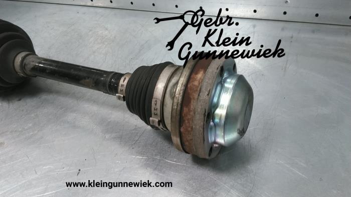 Front drive shaft, left from a Volkswagen Golf 2022
