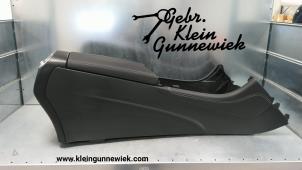 Używane Podlokietnik Mercedes GLC-Klasse Cena € 115,00 Procedura marży oferowane przez Gebr.Klein Gunnewiek Ho.BV