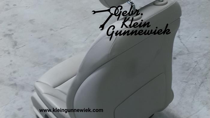 Siège gauche d'un Mercedes GLC-Klasse 2015