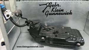 Używane Zbiornik AdBlue Mercedes GLC-Klasse Cena € 495,00 Procedura marży oferowane przez Gebr.Klein Gunnewiek Ho.BV