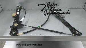 Usagé Lève vitre électrique avant gauche Mercedes C-Klasse Prix € 65,00 Règlement à la marge proposé par Gebr.Klein Gunnewiek Ho.BV