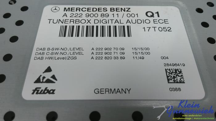 Używane Radio Mercedes C-Klasse Cena € 110,00 Procedura marży oferowane przez Klein Gunnewiek Autodemontage & Motorentechniek