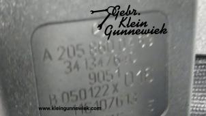 Używane Wtyk pasa bezpieczenstwa prawy tyl Mercedes GLC-Klasse Cena € 30,00 Procedura marży oferowane przez Gebr.Klein Gunnewiek Ho.BV