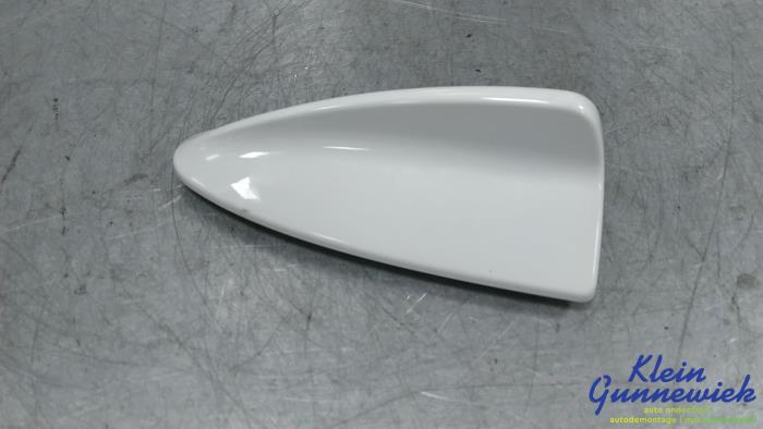 Begagnade Antenn BMW 5-Serie Pris € 40,00 Marginaltabell erbjuds av Klein Gunnewiek Autodemontage & Motorentechniek