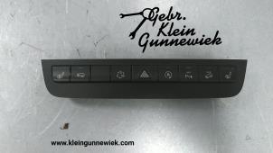 Usagé Commodo Mercedes GLA-Klasse Prix € 65,00 Règlement à la marge proposé par Gebr.Klein Gunnewiek Ho.BV