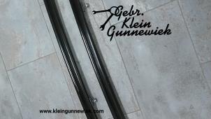 Używane Reling dachowy lewy Mercedes GLA-Klasse Cena € 175,00 Procedura marży oferowane przez Gebr.Klein Gunnewiek Ho.BV