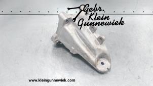 Używane Wspornik silnika Mercedes GLC-Klasse Cena € 40,00 Procedura marży oferowane przez Gebr.Klein Gunnewiek Ho.BV