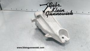 Używane Wspornik silnika Mercedes GLC-Klasse Cena € 40,00 Procedura marży oferowane przez Gebr.Klein Gunnewiek Ho.BV