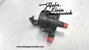 Usagé Pompe à eau Mercedes C-Klasse Prix € 50,00 Règlement à la marge proposé par Gebr.Klein Gunnewiek Ho.BV