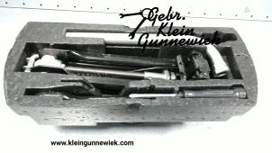 Usagé Kit d'outils Volkswagen Golf Prix € 25,00 Règlement à la marge proposé par Gebr.Klein Gunnewiek Ho.BV