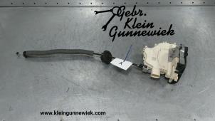 Używane Mechanizm blokady drzwi lewych tylnych wersja 4-drzwiowa Audi Q5 Cena € 65,00 Procedura marży oferowane przez Gebr.Klein Gunnewiek Ho.BV