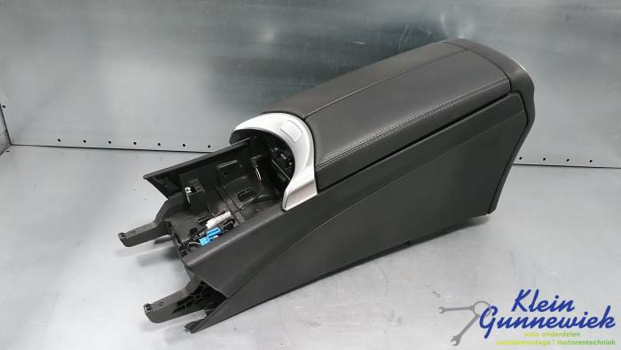 Begagnade Armstöd Mercedes C-Klasse Pris € 113,00 Marginaltabell erbjuds av Klein Gunnewiek Autodemontage & Motorentechniek