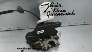 Usagé Serrure portière mécanique 4portes arrière droite Volkswagen Polo Prix € 35,00 Règlement à la marge proposé par Gebr.Klein Gunnewiek Ho.BV