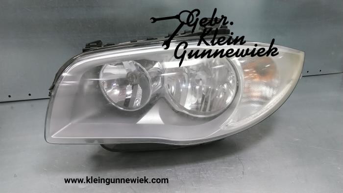 Headlight, left from a BMW 1-Serie 2006
