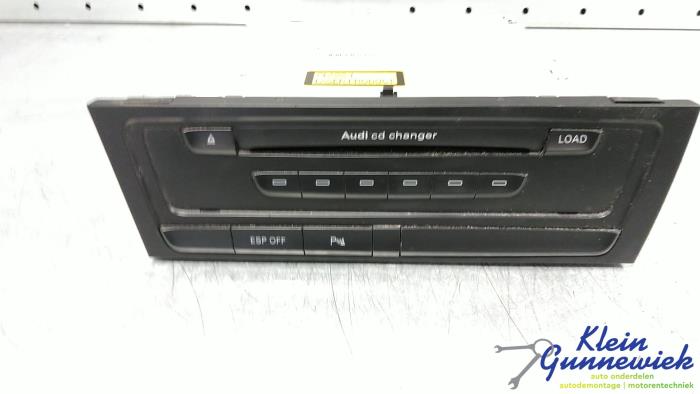 Używane Zmieniarka CD Audi S5 Cena € 55,00 Procedura marży oferowane przez Klein Gunnewiek Autodemontage & Motorentechniek