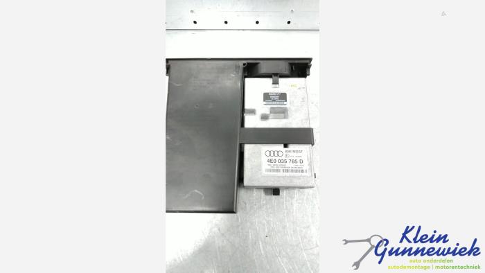 Używane Zlacze AUX/USB Audi S5 Cena € 135,00 Procedura marży oferowane przez Klein Gunnewiek Autodemontage & Motorentechniek