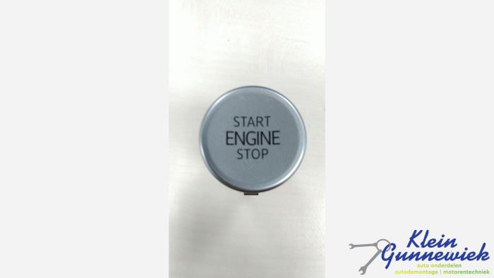 Używane Przelacznik Start/Stop Volkswagen Golf Cena € 25,00 Procedura marży oferowane przez Klein Gunnewiek Autodemontage & Motorentechniek