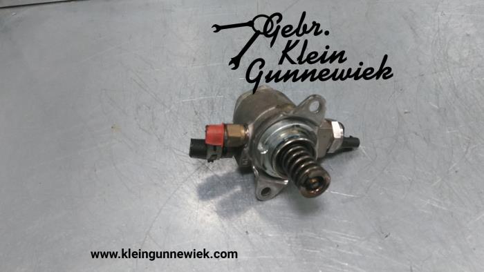 Mechanical fuel pump from a Volkswagen Golf 2012