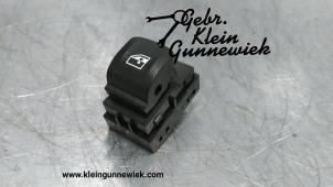 Usados Interruptor de ventanilla eléctrica BMW I4 Precio € 15,00 Norma de margen ofrecido por Gebr.Klein Gunnewiek Ho.BV