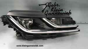 Usagé Optique avant principal droit Volkswagen Arteon Prix € 395,00 Règlement à la marge proposé par Gebr.Klein Gunnewiek Ho.BV