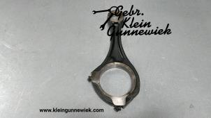 Used Connecting rod Mercedes Vito Price € 55,00 Margin scheme offered by Gebr.Klein Gunnewiek Ho.BV