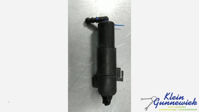 Headlight washer spray nozzle
