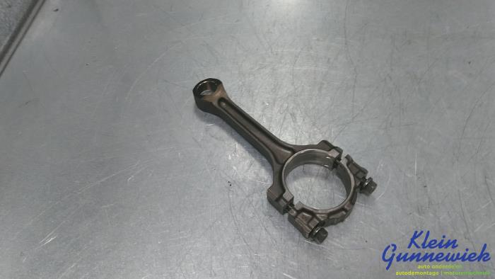 Usagé Bielle Opel Karl Prix € 36,00 Règlement à la marge proposé par Klein Gunnewiek Autodemontage & Motorentechniek