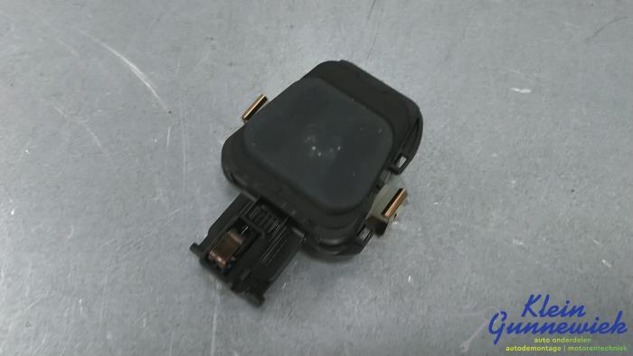 Begagnade Regnsensor Mercedes C-Klasse Pris € 20,00 Marginaltabell erbjuds av Klein Gunnewiek Autodemontage & Motorentechniek