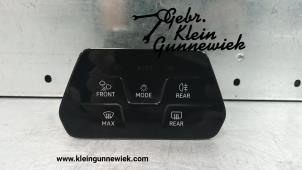 Usagé Commutateur lumière Volkswagen Golf Prix € 50,00 Règlement à la marge proposé par Gebr.Klein Gunnewiek Ho.BV