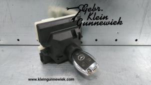 Usagé Serrure de contact + clé Mercedes C-Klasse Prix € 195,00 Règlement à la marge proposé par Gebr.Klein Gunnewiek Ho.BV
