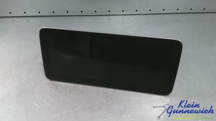 Begagnade Innerdisplay Mercedes C-Klasse Pris € 318,00 Marginaltabell erbjuds av Klein Gunnewiek Autodemontage & Motorentechniek
