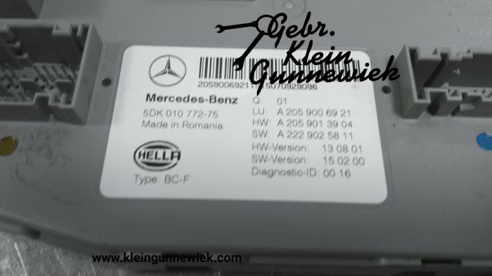 Ordinateur contrôle fonctionnel d'un Mercedes C-Klasse 2015
