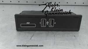 Usados Conexión AUX-USB Mercedes C-Klasse Precio € 50,00 Norma de margen ofrecido por Gebr.Klein Gunnewiek Ho.BV