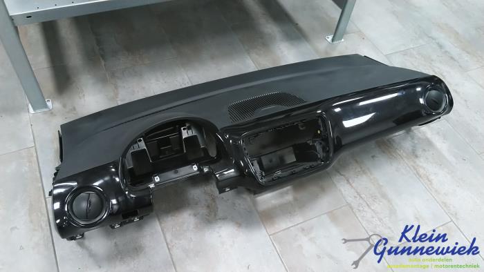 Używane Panel Volkswagen E-Up Cena € 359,00 Procedura marży oferowane przez Klein Gunnewiek Autodemontage & Motorentechniek