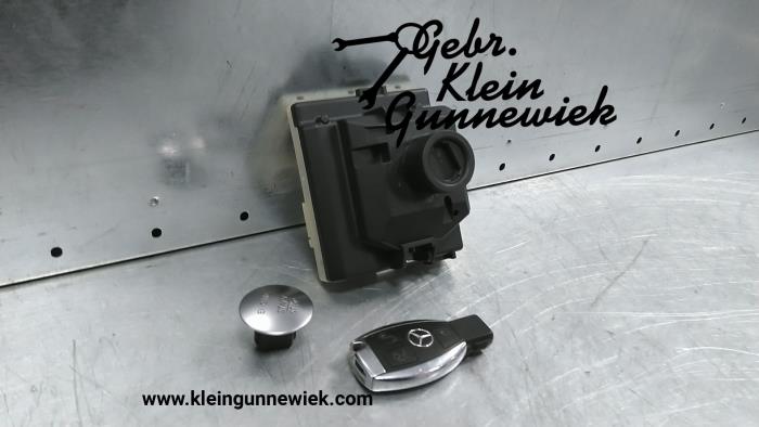 Cerradura de contacto y llave de un Mercedes C-Klasse 2014