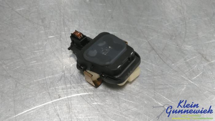 Begagnade Regnsensor Mercedes C-Klasse Pris € 20,00 Marginaltabell erbjuds av Klein Gunnewiek Autodemontage & Motorentechniek